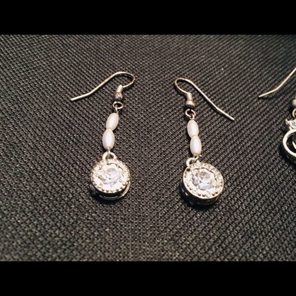 3-pairs of Vintage dangle bling bling earrings - Picture 5 of 5